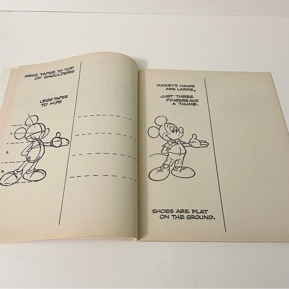 How to Draw Mickey Mouse and Friends Book Disney Golden Book - Picture 10 of 14